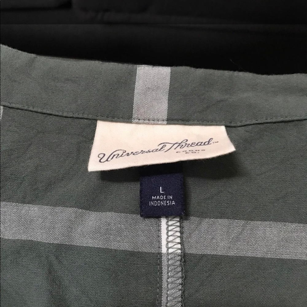 Universal Thread Short Sleeve Top - Picture 2 of 5